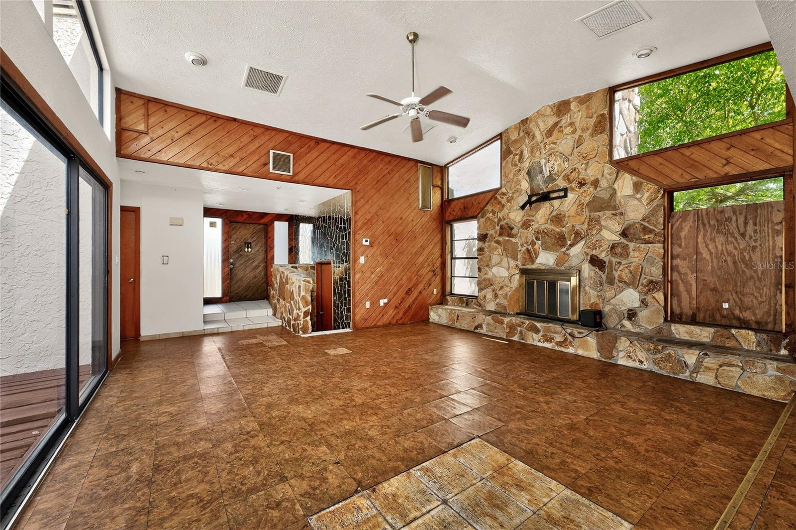 401 AQUI ESTA DR, PUNTA GORDA, FL, 33950