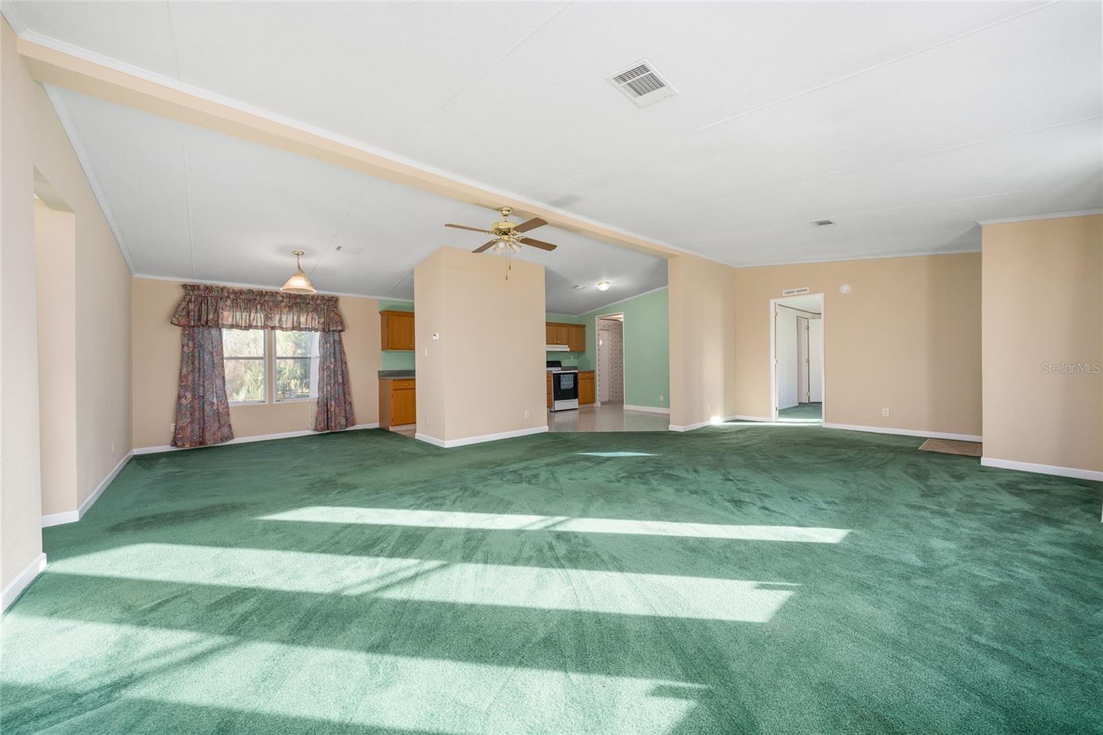 38805 EMERALDA ISLAND RD, LEESBURG, FL, 34788