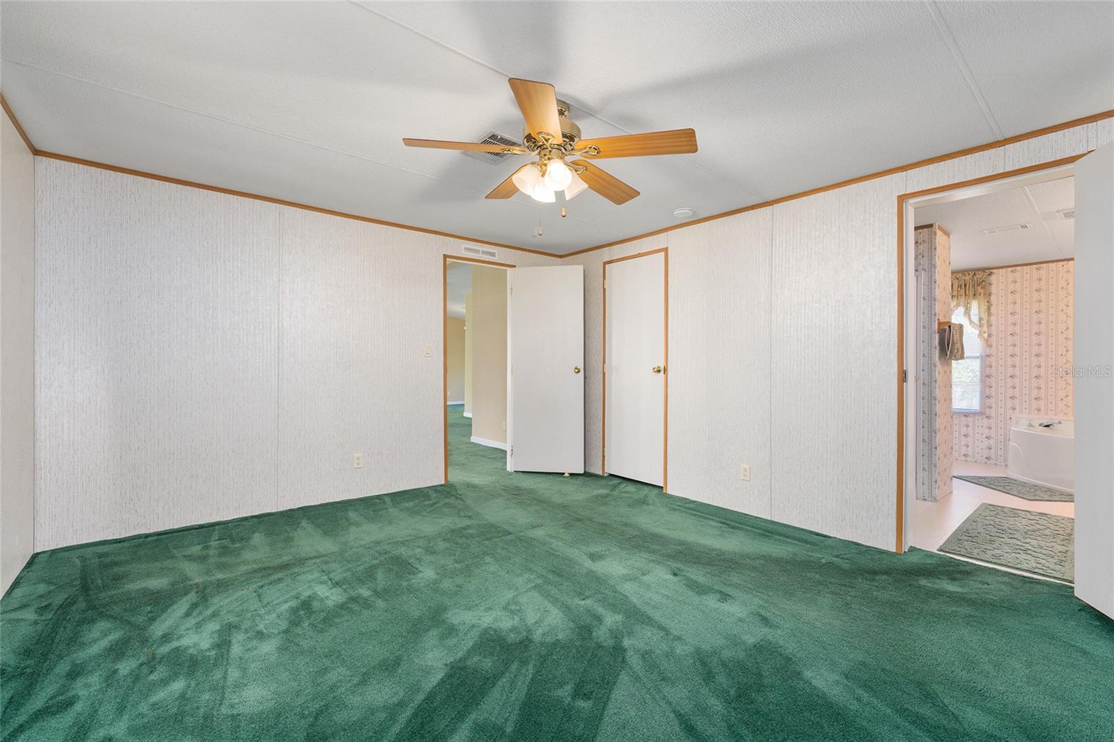 38805 EMERALDA ISLAND RD, LEESBURG, FL, 34788