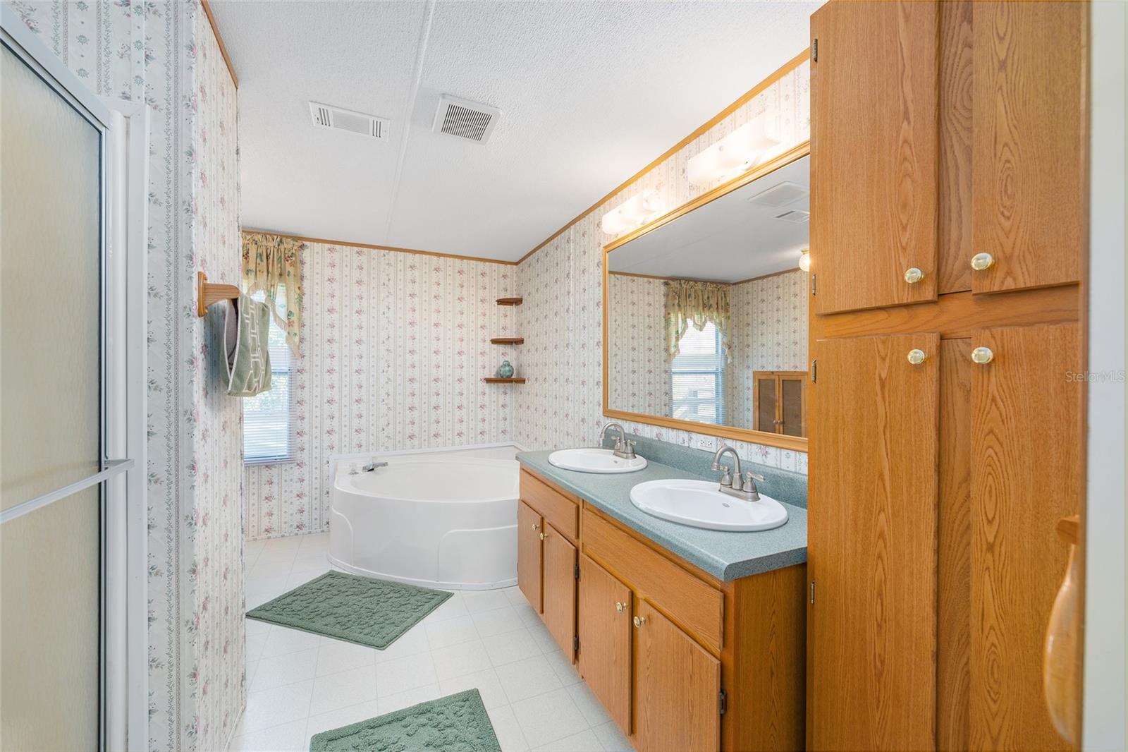 38805 EMERALDA ISLAND RD, LEESBURG, FL, 34788