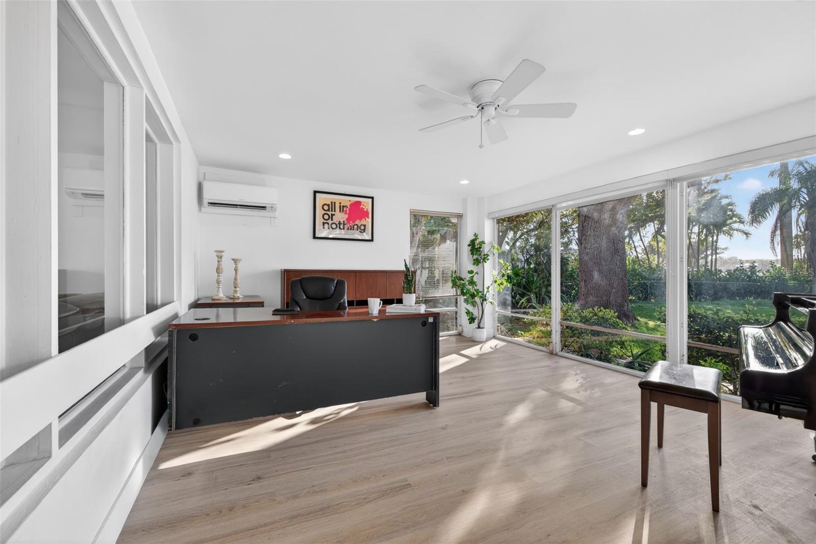 490 COFFEE POT RIVIERA NE, ST PETERSBURG, FL, 33704
