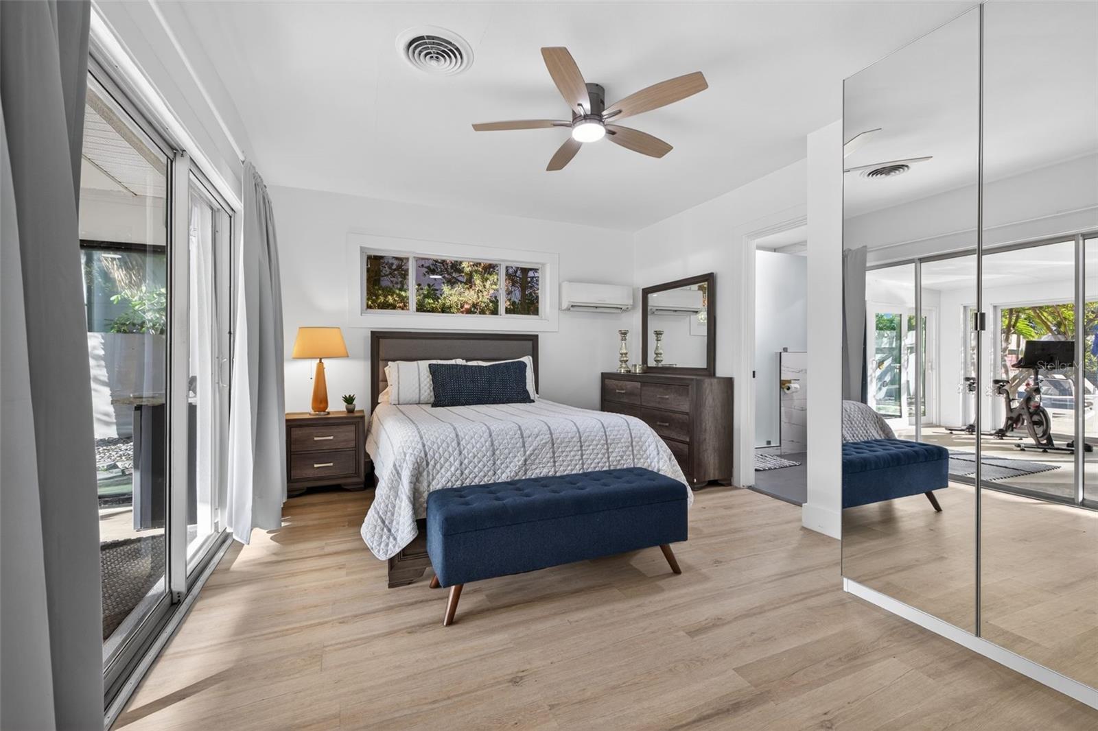 490 COFFEE POT RIVIERA NE, ST PETERSBURG, FL, 33704