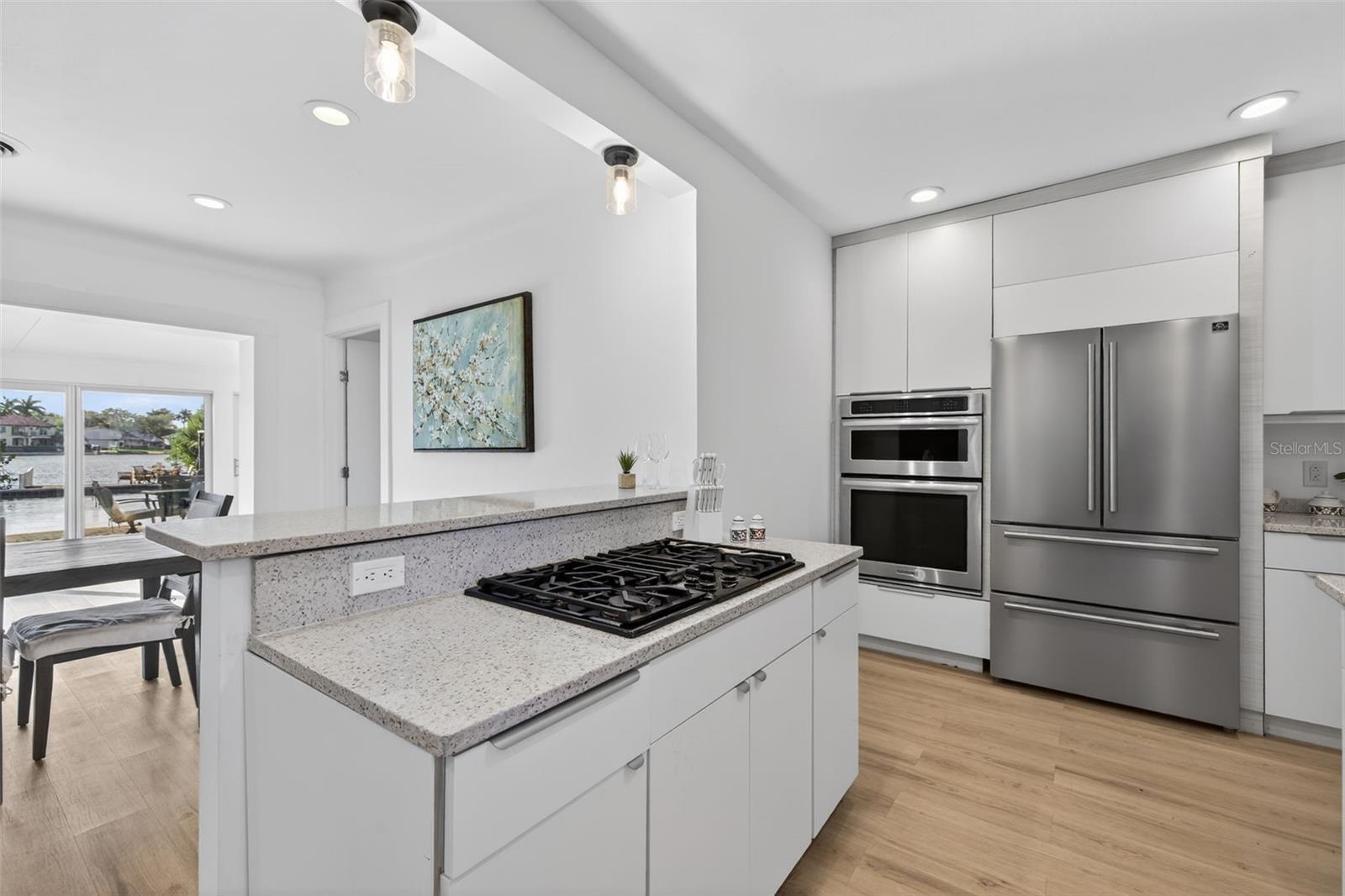 490 COFFEE POT RIVIERA NE, ST PETERSBURG, FL, 33704
