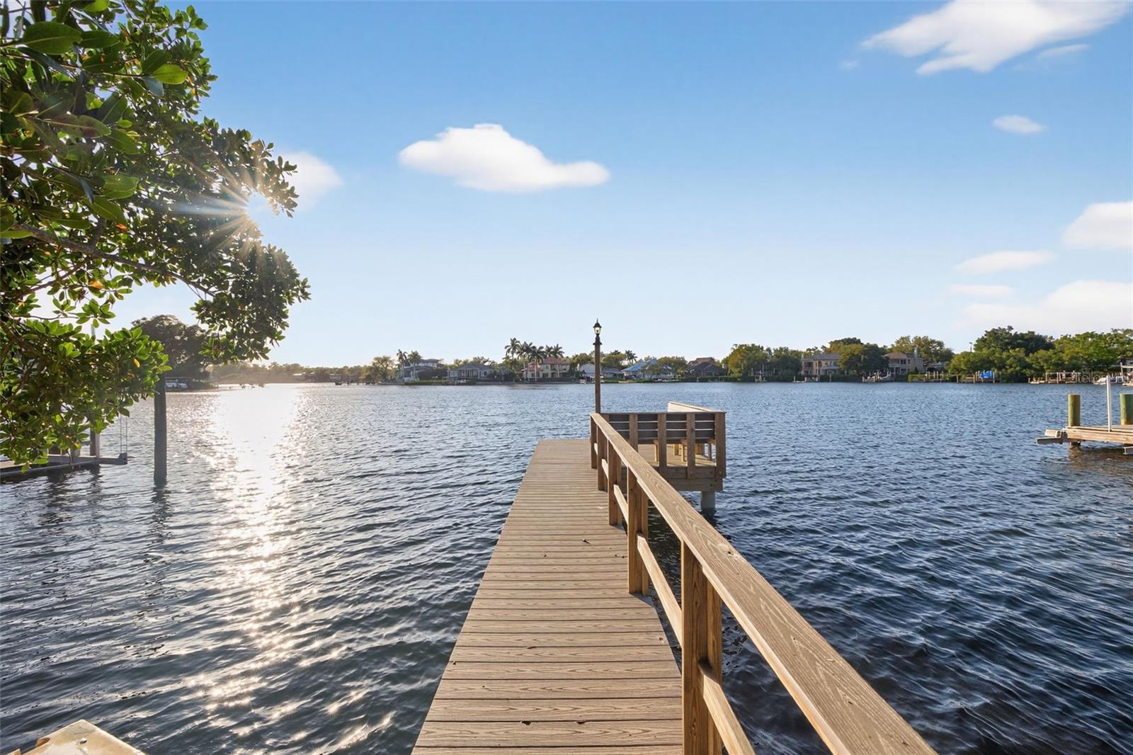 490 COFFEE POT RIVIERA NE, ST PETERSBURG, FL, 33704