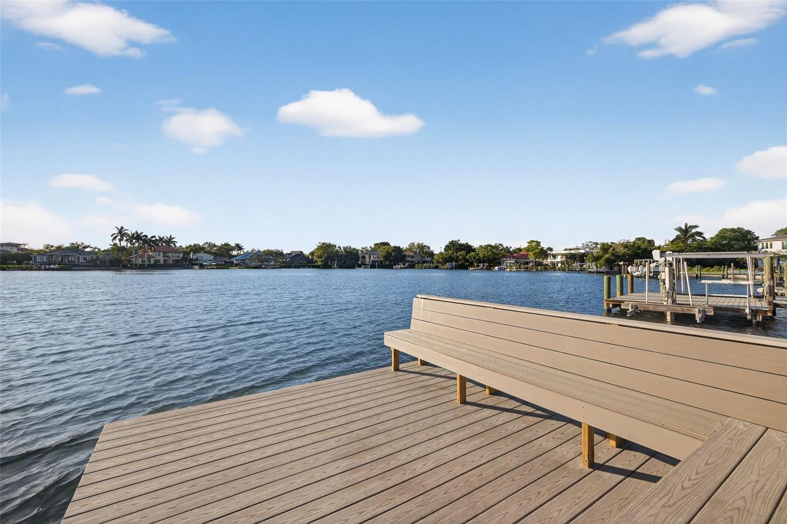 490 COFFEE POT RIVIERA NE, ST PETERSBURG, FL, 33704