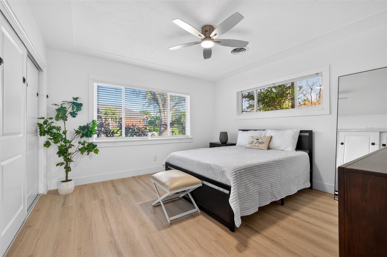 490 COFFEE POT RIVIERA NE, ST PETERSBURG, FL, 33704
