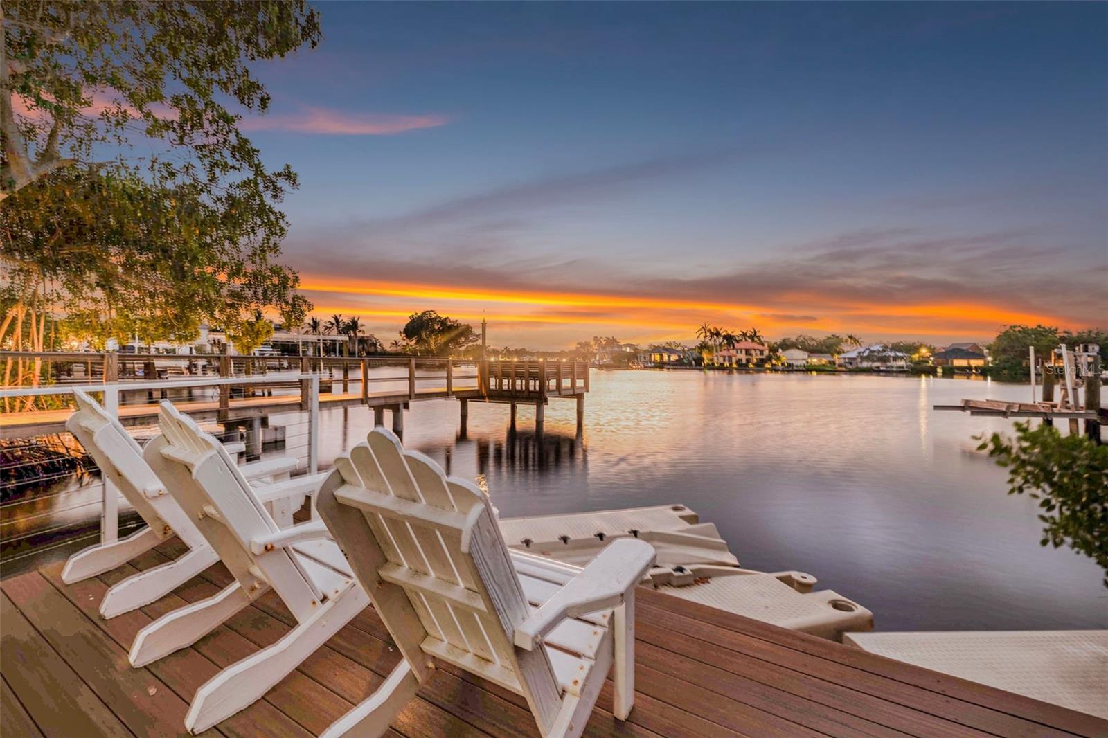 490 COFFEE POT RIVIERA NE, ST PETERSBURG, FL, 33704