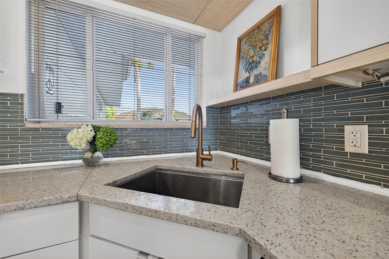 490 COFFEE POT RIVIERA NE, ST PETERSBURG, FL, 33704