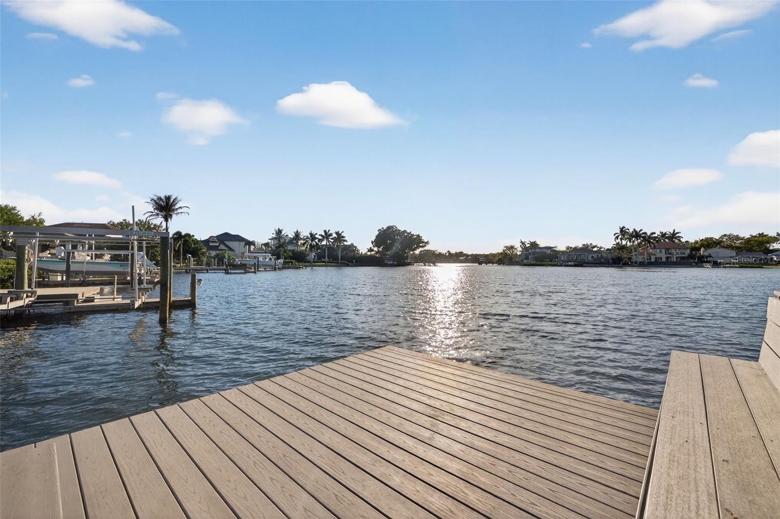 490 COFFEE POT RIVIERA NE, ST PETERSBURG, FL, 33704