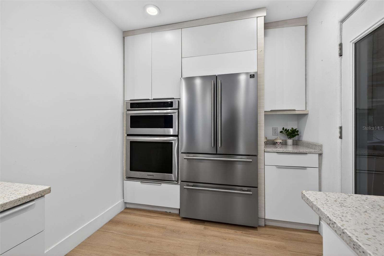 490 COFFEE POT RIVIERA NE, ST PETERSBURG, FL, 33704