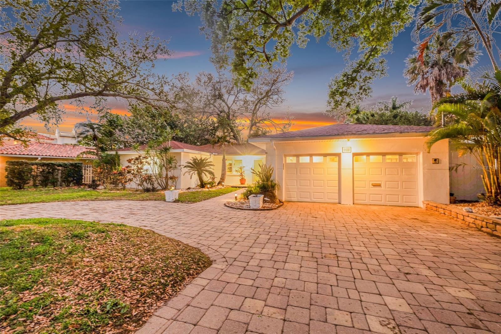 490 COFFEE POT RIVIERA NE, ST PETERSBURG, FL, 33704