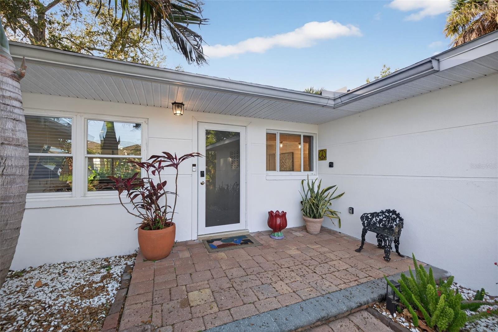 490 COFFEE POT RIVIERA NE, ST PETERSBURG, FL, 33704
