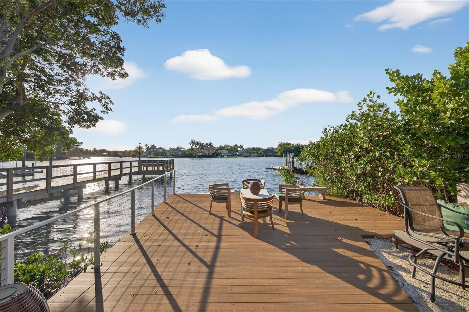 490 COFFEE POT RIVIERA NE, ST PETERSBURG, FL, 33704