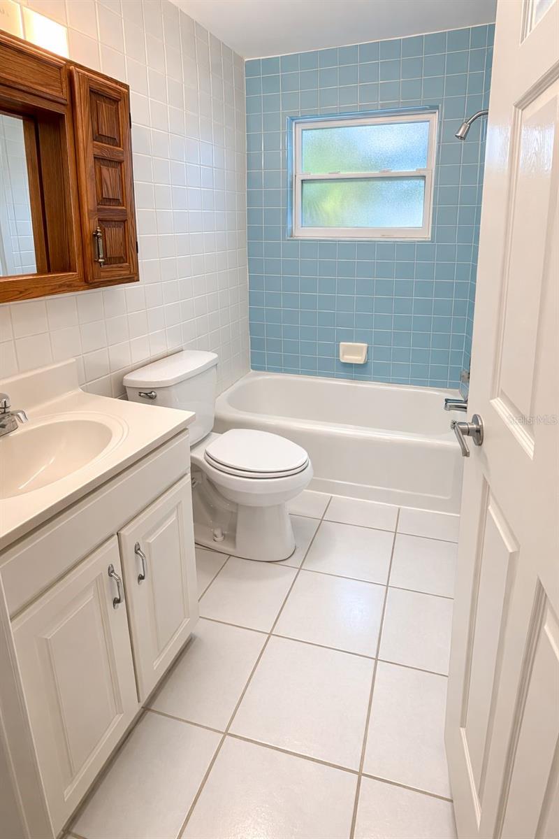3975 PORPOISE DR SE, ST PETERSBURG, FL, 33705