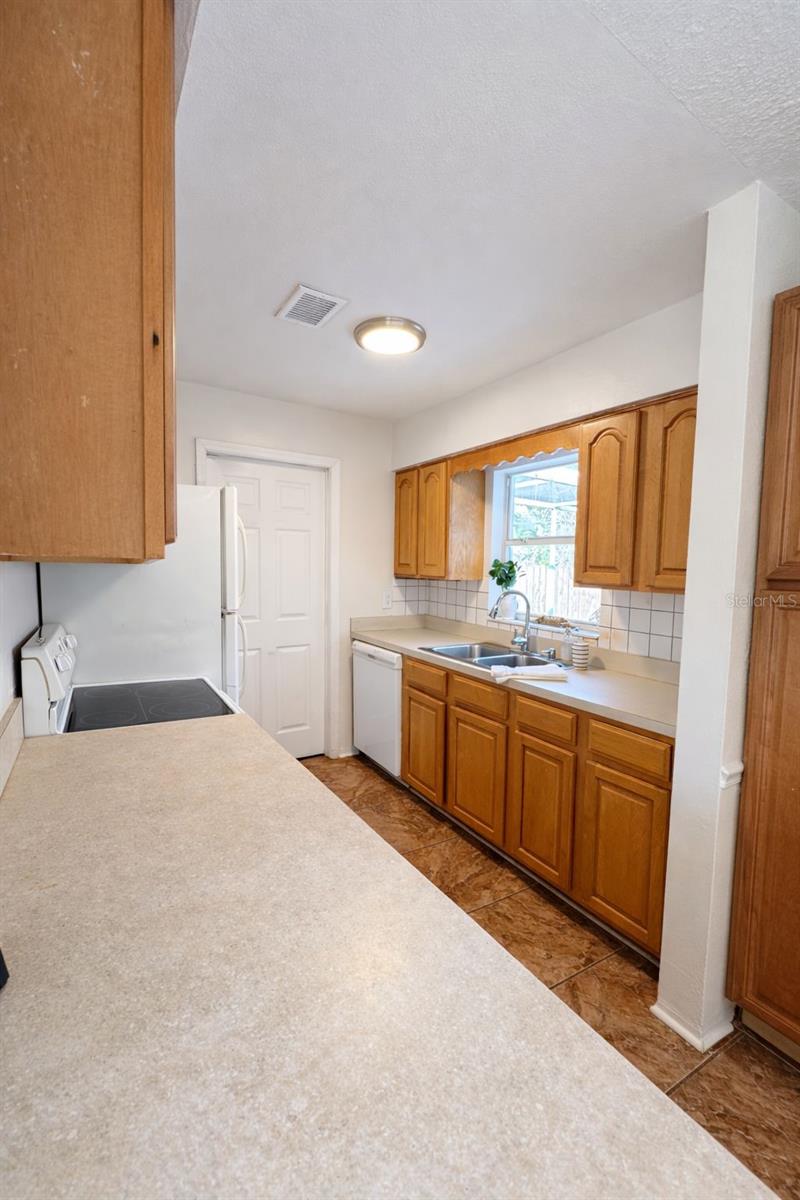 3975 PORPOISE DR SE, ST PETERSBURG, FL, 33705