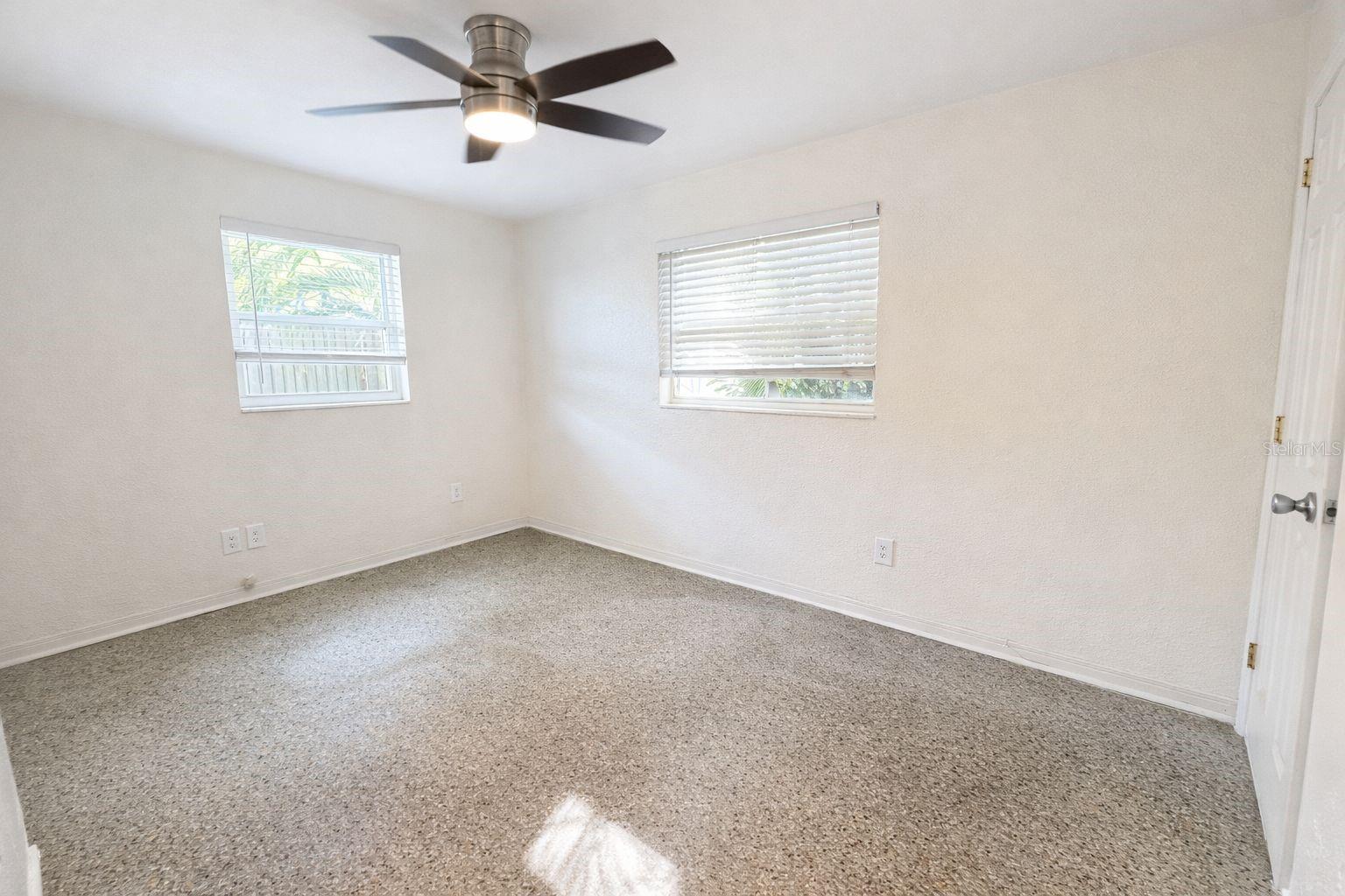 3975 PORPOISE DR SE, ST PETERSBURG, FL, 33705
