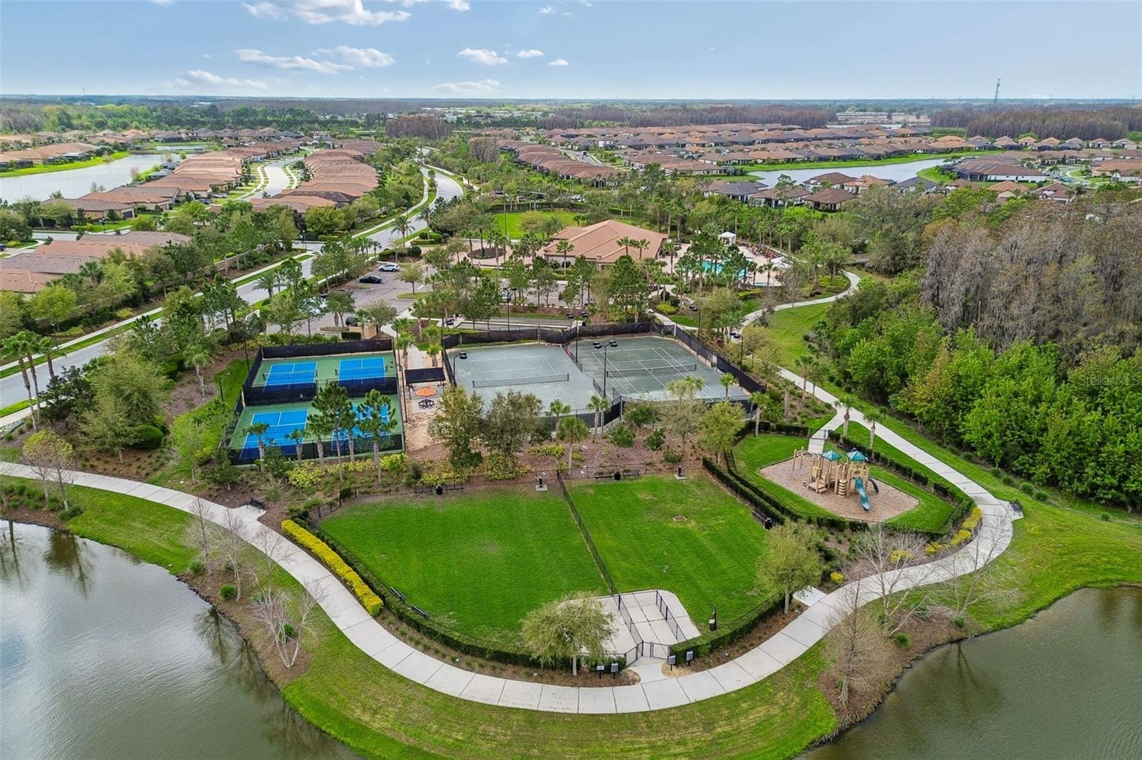 Esplanade amentities