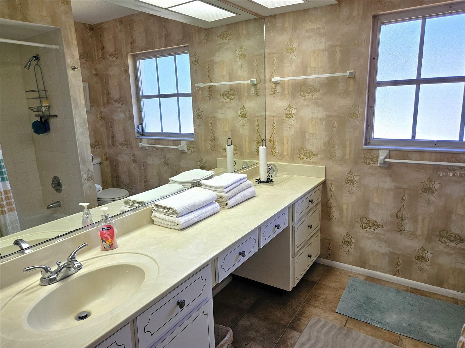 492 E SHADE DR, VENICE, FL, 34293