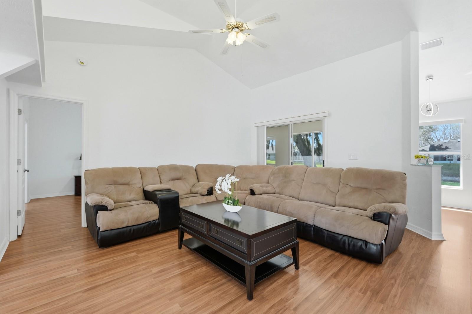 23 OLD SUNBEAM DR, SOUTH DAYTONA, FL, 32119