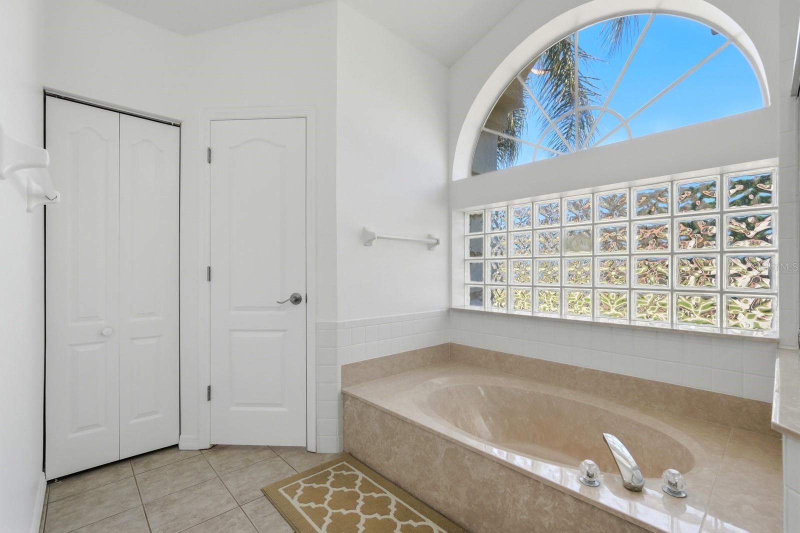 23 OLD SUNBEAM DR, SOUTH DAYTONA, FL, 32119