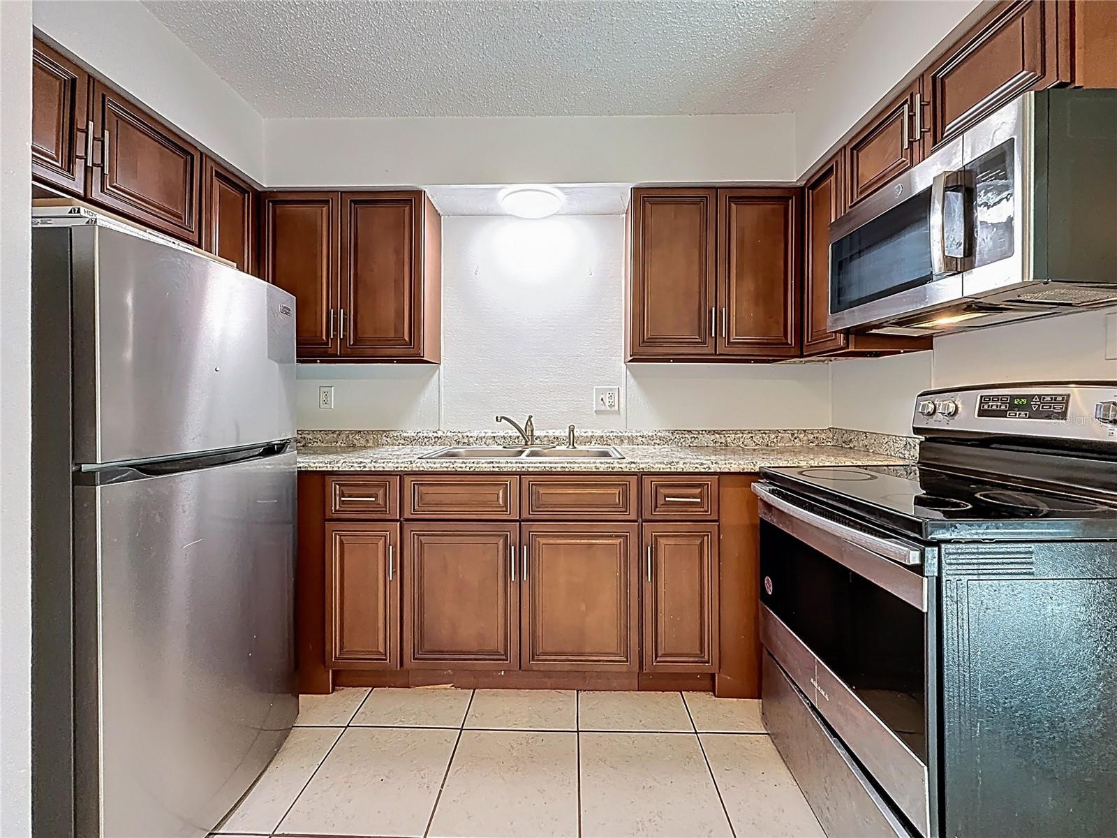 2319 18TH AVE SW, LARGO, FL, 33774