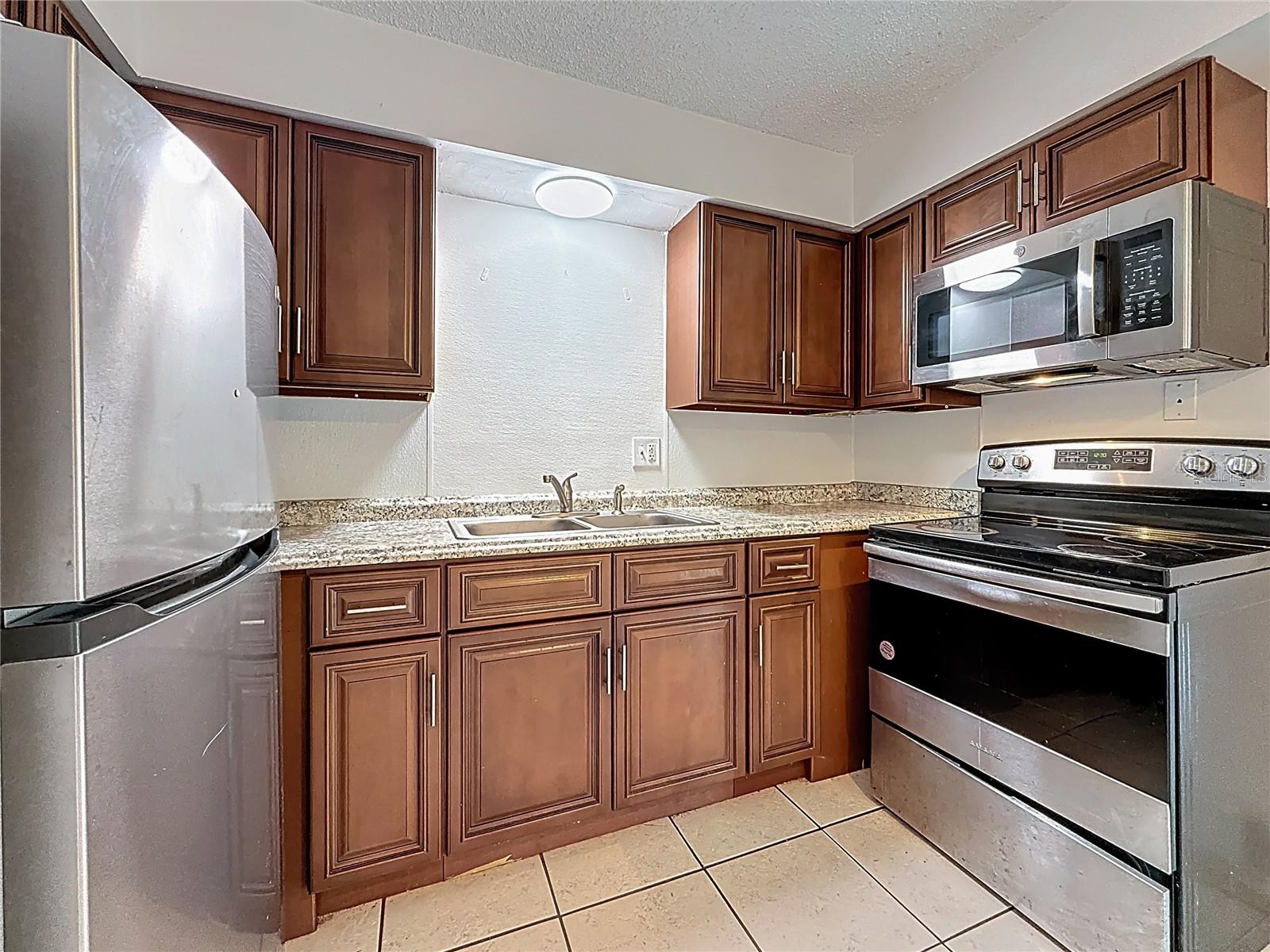 2319 18TH AVE SW, LARGO, FL, 33774