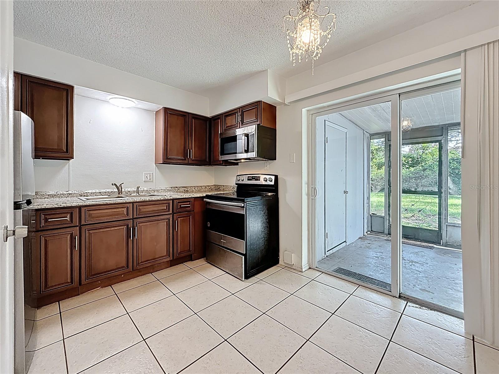 2319 18TH AVE SW, LARGO, FL, 33774