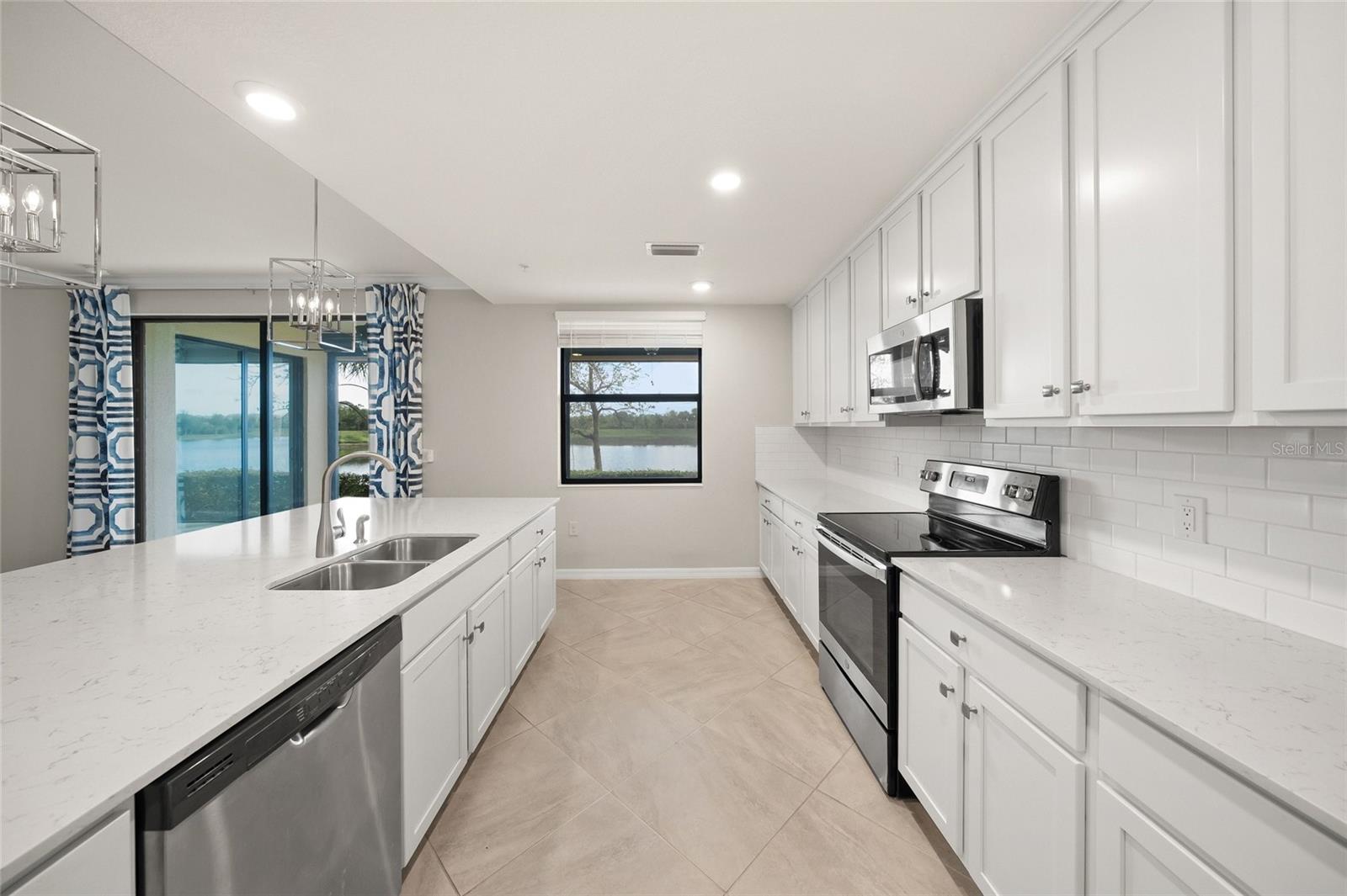 10805 TARFLOWER DR #102, VENICE, FL, 34293