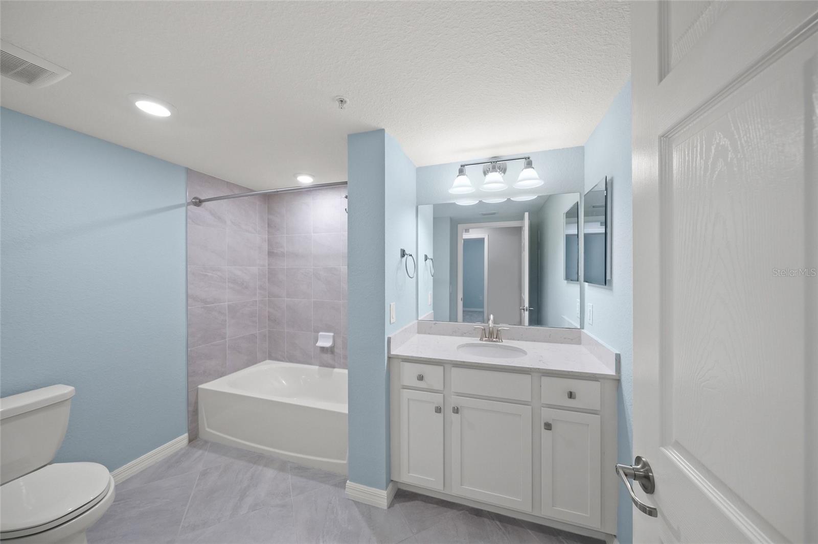 10805 TARFLOWER DR #102, VENICE, FL, 34293