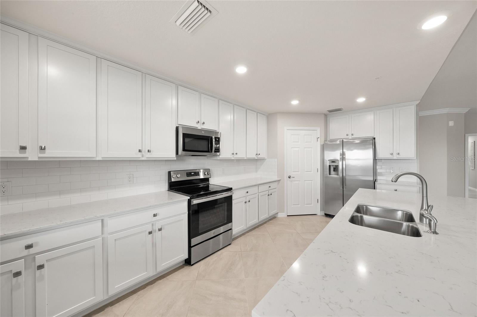 10805 TARFLOWER DR #102, VENICE, FL, 34293