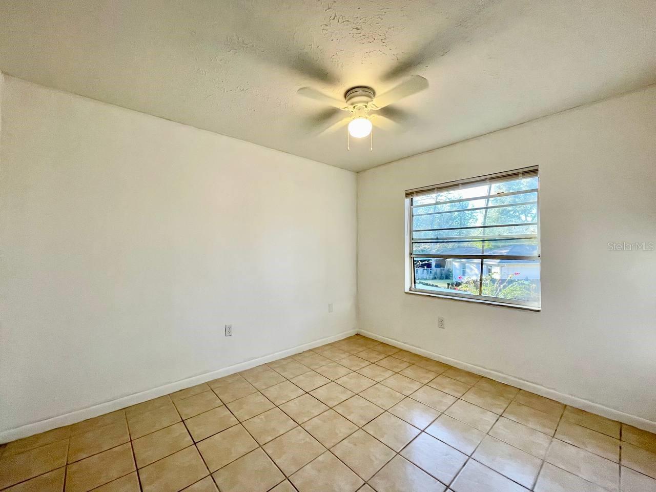 3826 LAKESHORE DR #B, TAMPA, FL, 33604