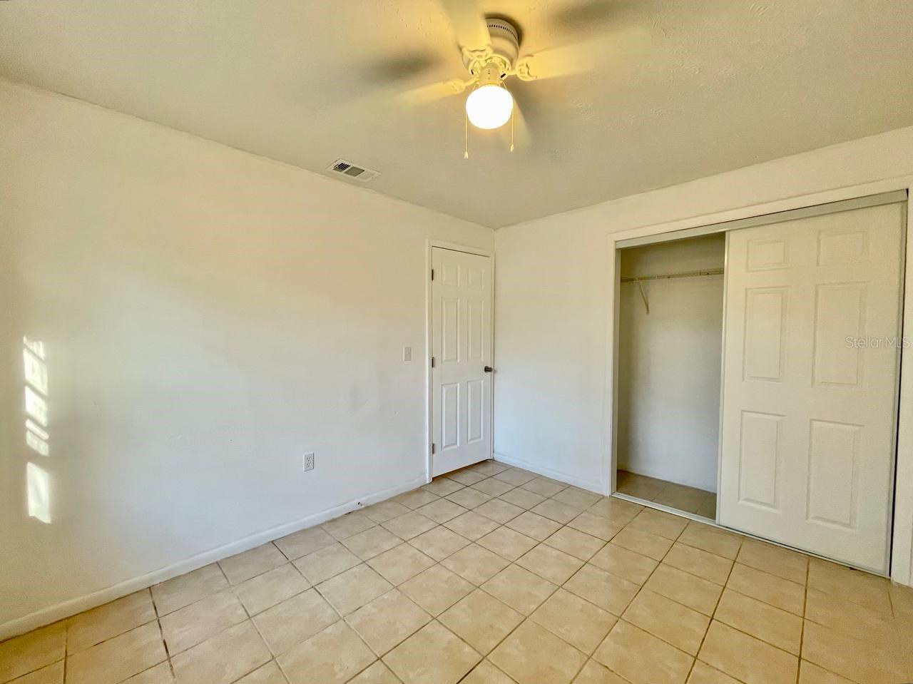 3826 LAKESHORE DR #B, TAMPA, FL, 33604