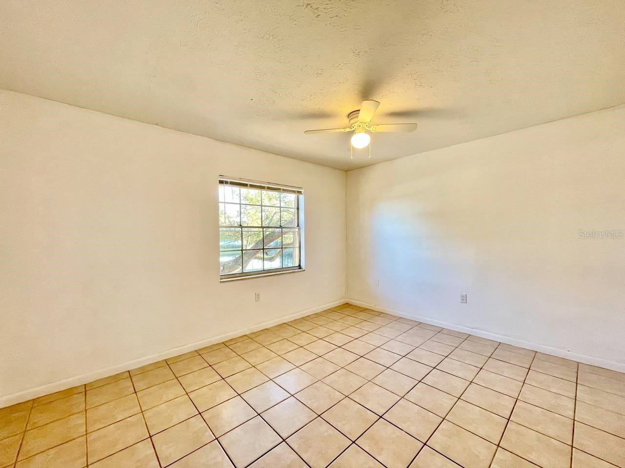 3826 LAKESHORE DR #B, TAMPA, FL, 33604