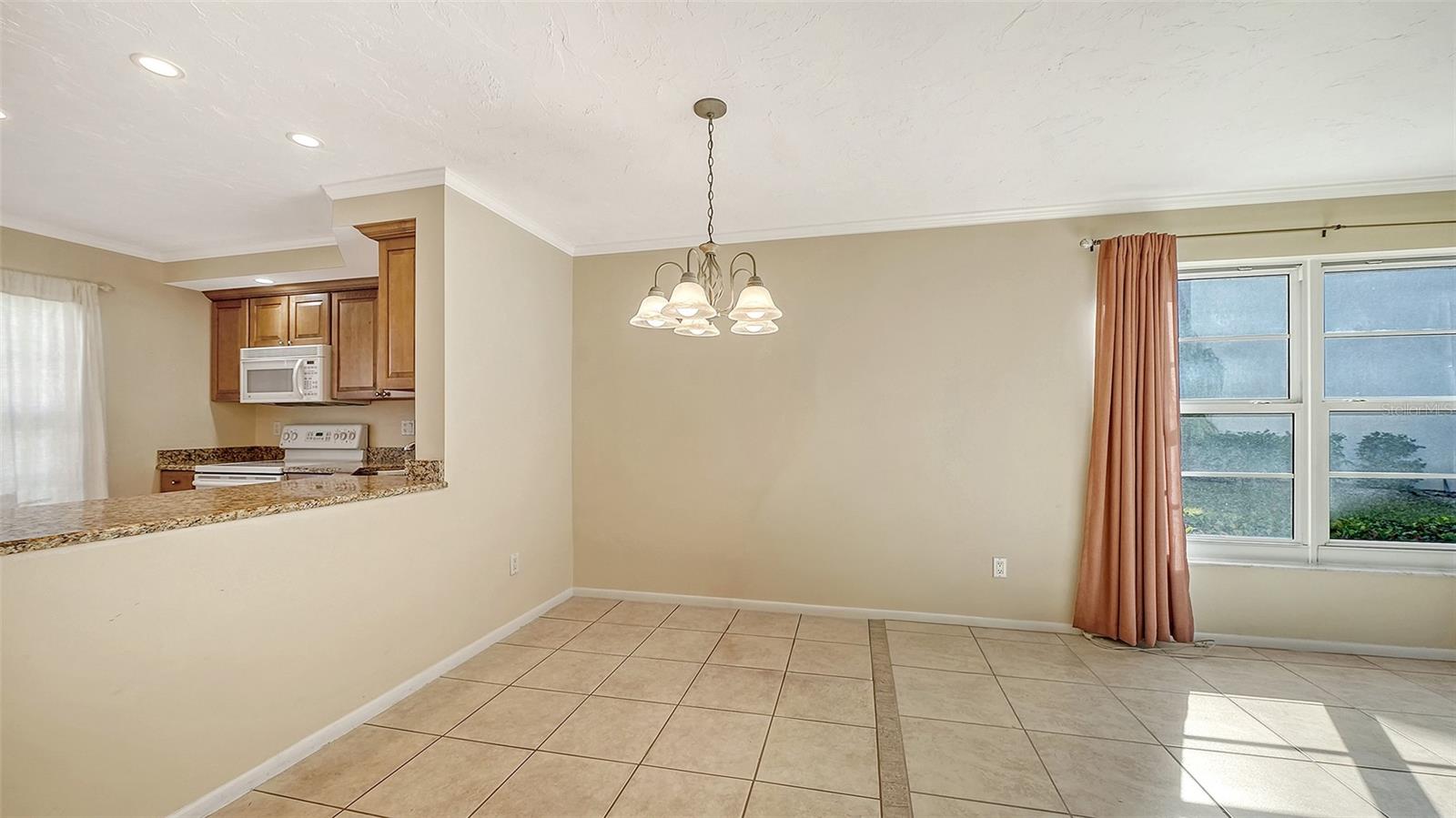 4380 EXETER DR #101, LONGBOAT KEY, FL, 34228