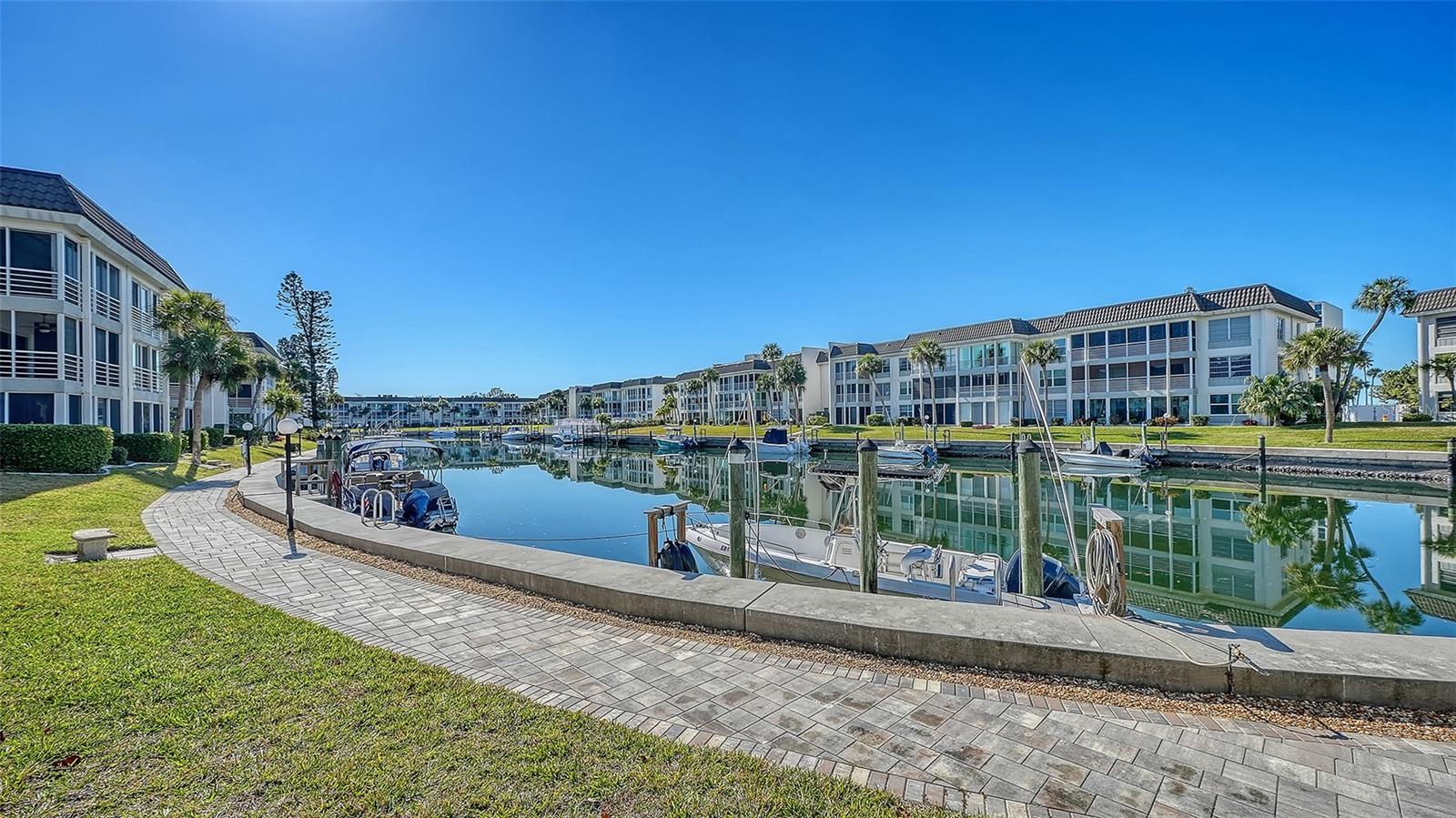 4380 EXETER DR #101, LONGBOAT KEY, FL, 34228
