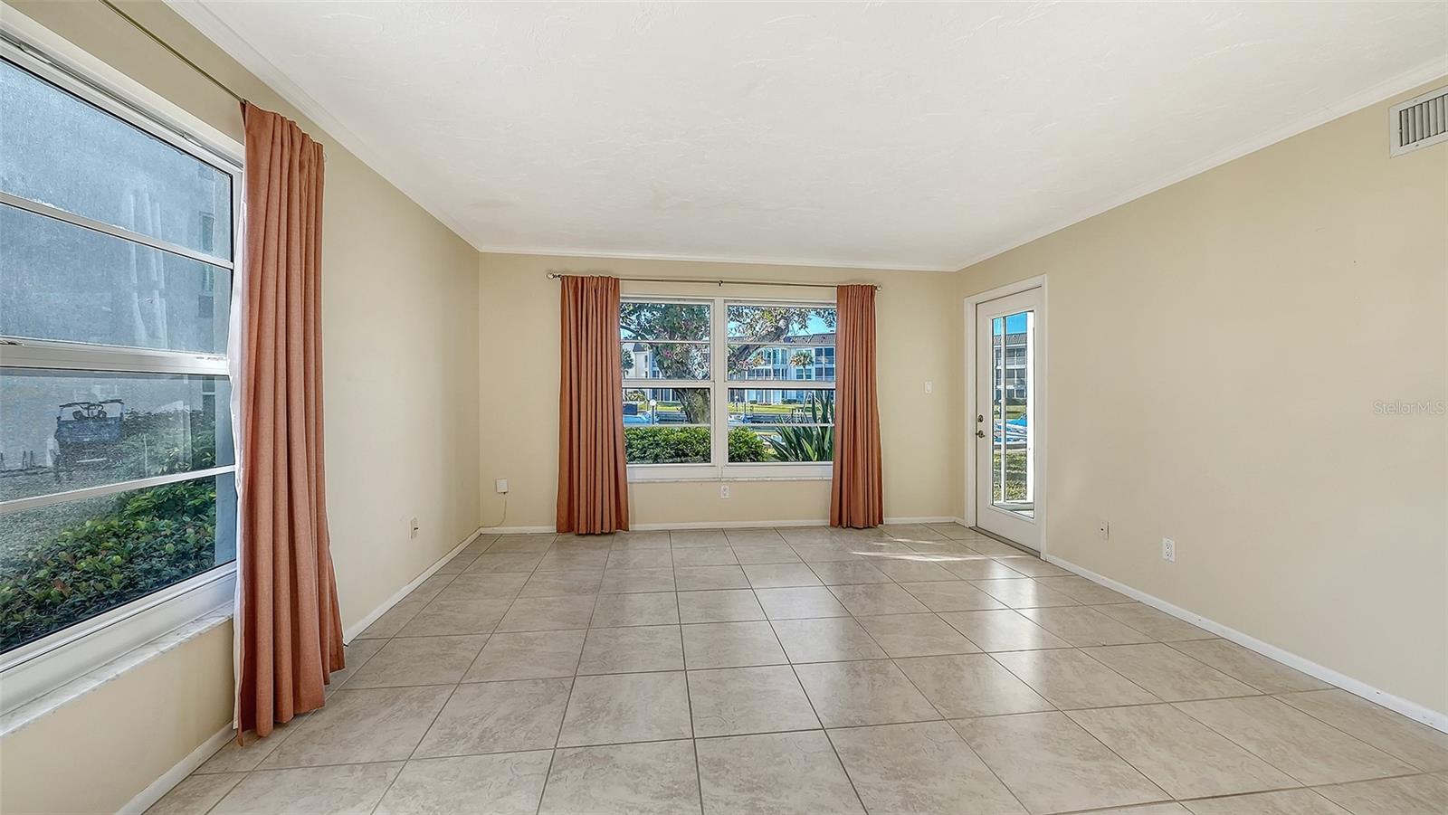 4380 EXETER DR #101, LONGBOAT KEY, FL, 34228
