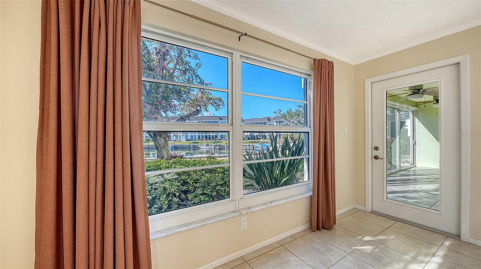 4380 EXETER DR #101, LONGBOAT KEY, FL, 34228