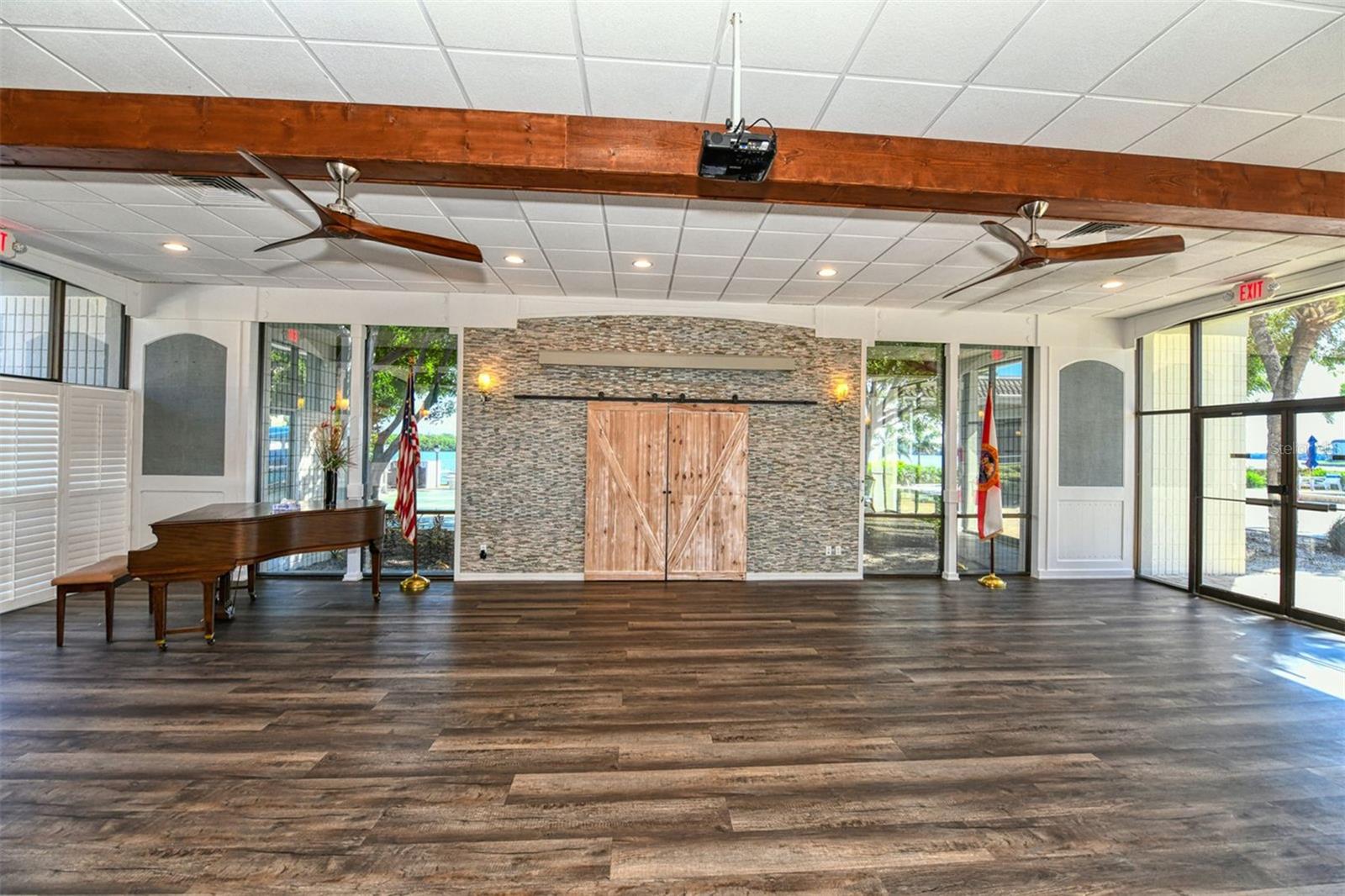 4380 EXETER DR #101, LONGBOAT KEY, FL, 34228