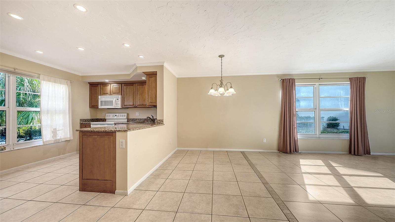 4380 EXETER DR #101, LONGBOAT KEY, FL, 34228