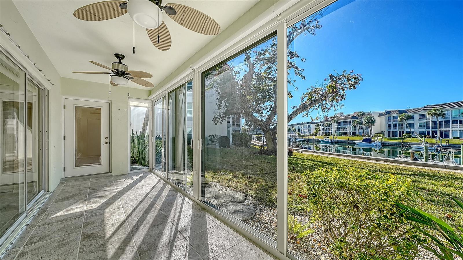 4380 EXETER DR #101, LONGBOAT KEY, FL, 34228