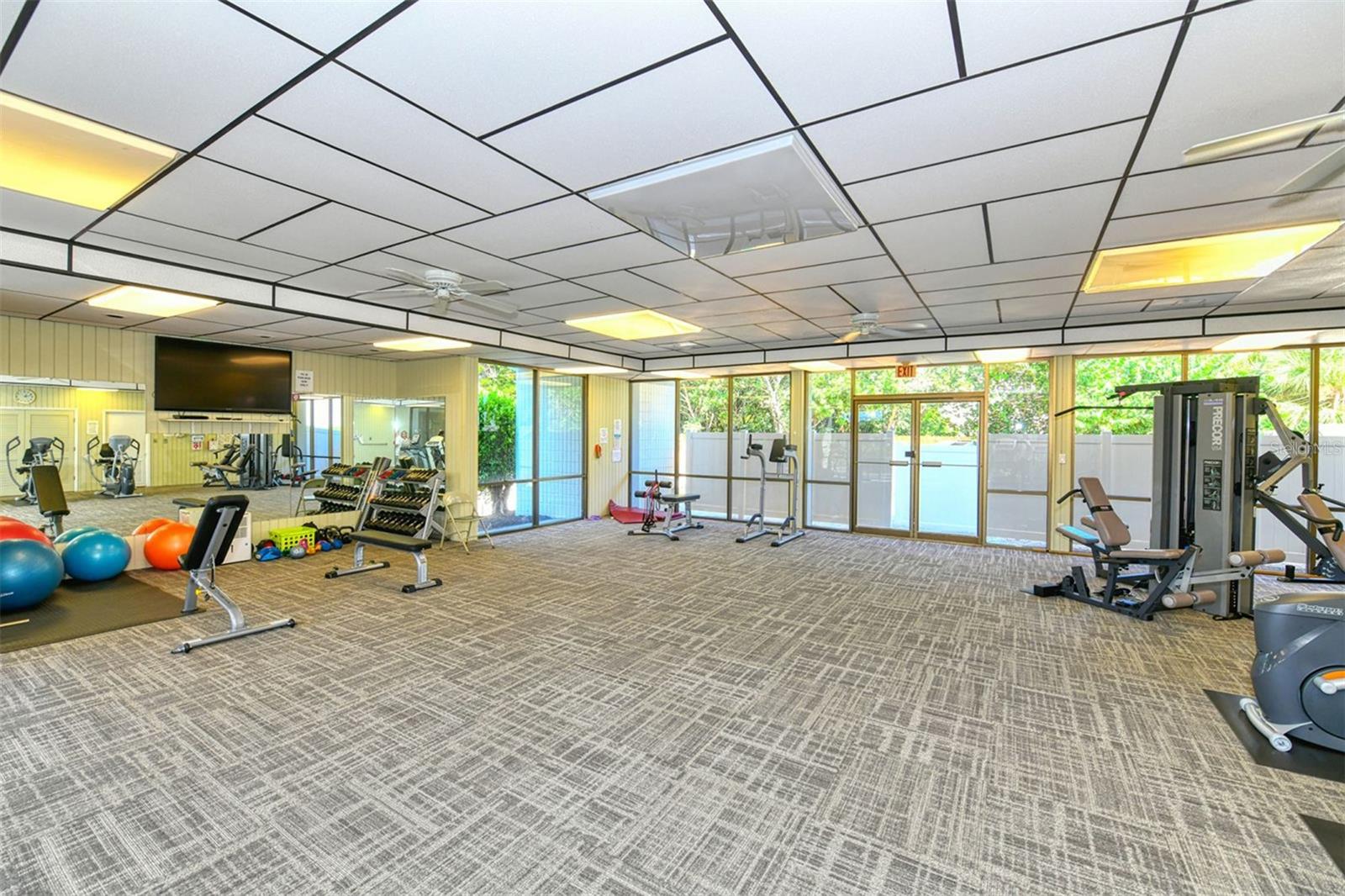 4380 EXETER DR #101, LONGBOAT KEY, FL, 34228