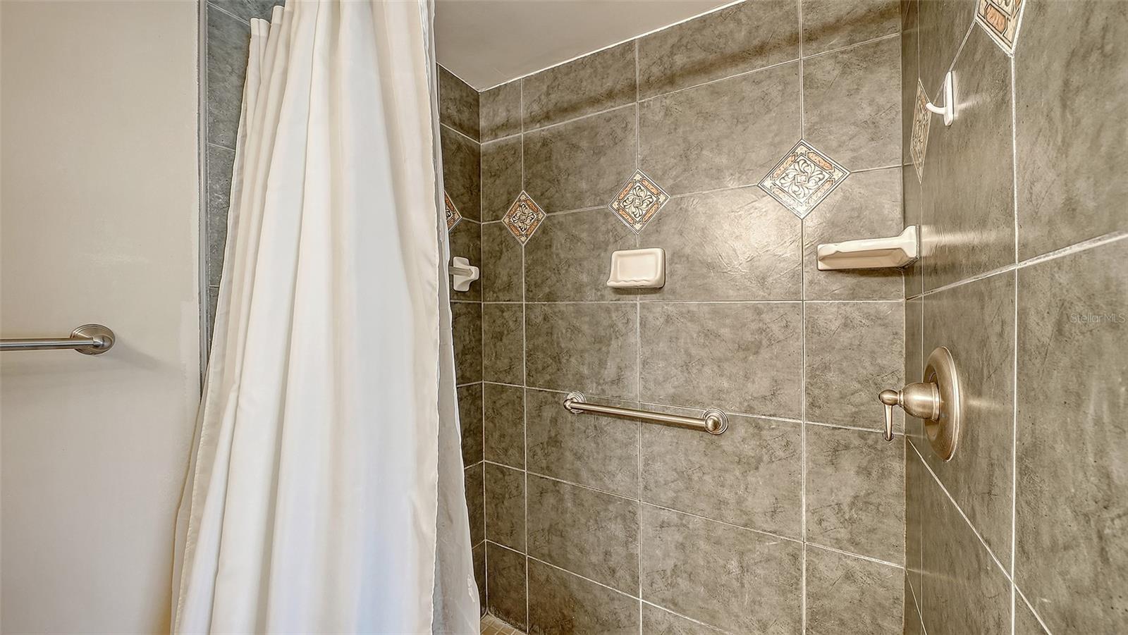 4380 EXETER DR #101, LONGBOAT KEY, FL, 34228