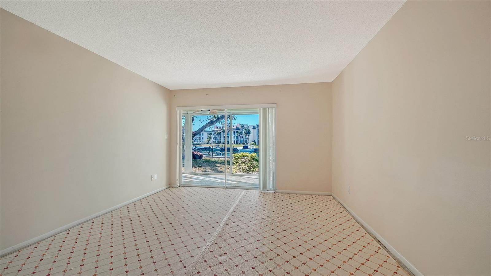 4380 EXETER DR #101, LONGBOAT KEY, FL, 34228