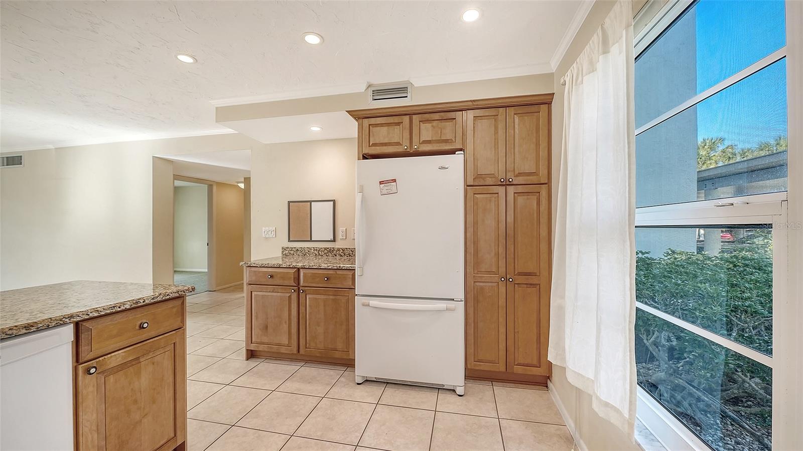 4380 EXETER DR #101, LONGBOAT KEY, FL, 34228
