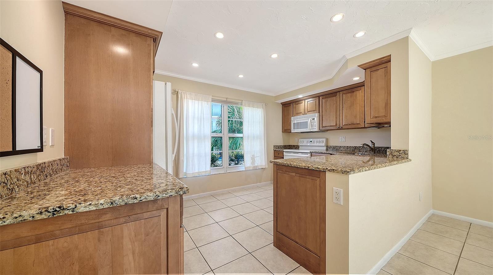 4380 EXETER DR #101, LONGBOAT KEY, FL, 34228