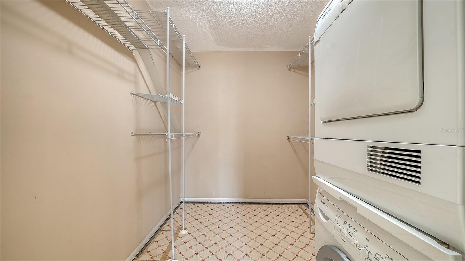 4380 EXETER DR #101, LONGBOAT KEY, FL, 34228