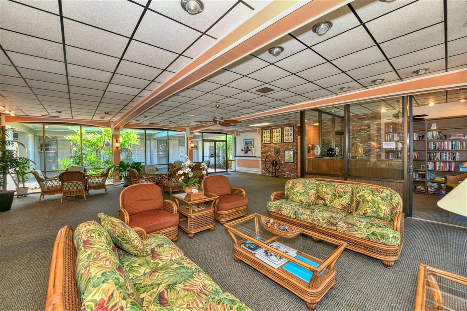 4380 EXETER DR #101, LONGBOAT KEY, FL, 34228