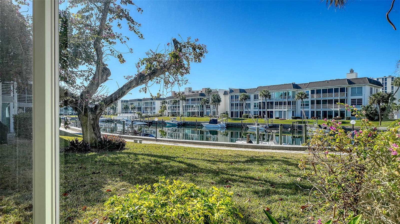 4380 EXETER DR #101, LONGBOAT KEY, FL, 34228
