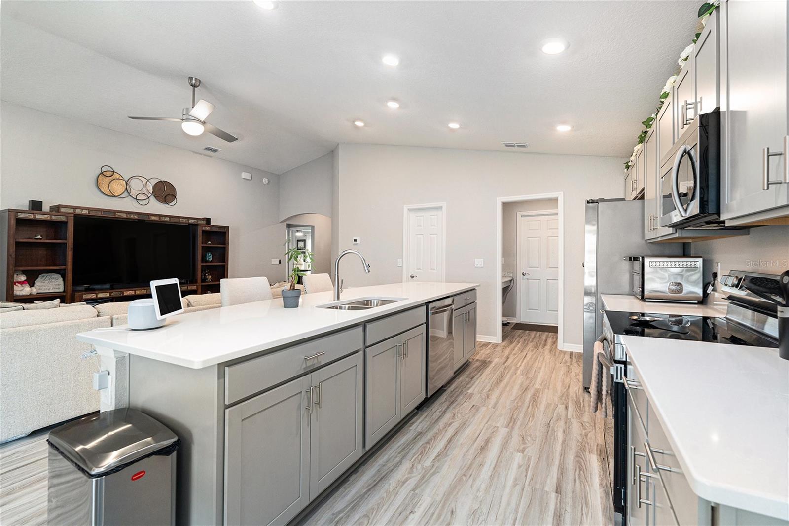 6436 PEBBLEBROOKE WAY, ZEPHYRHILLS, FL, 33541