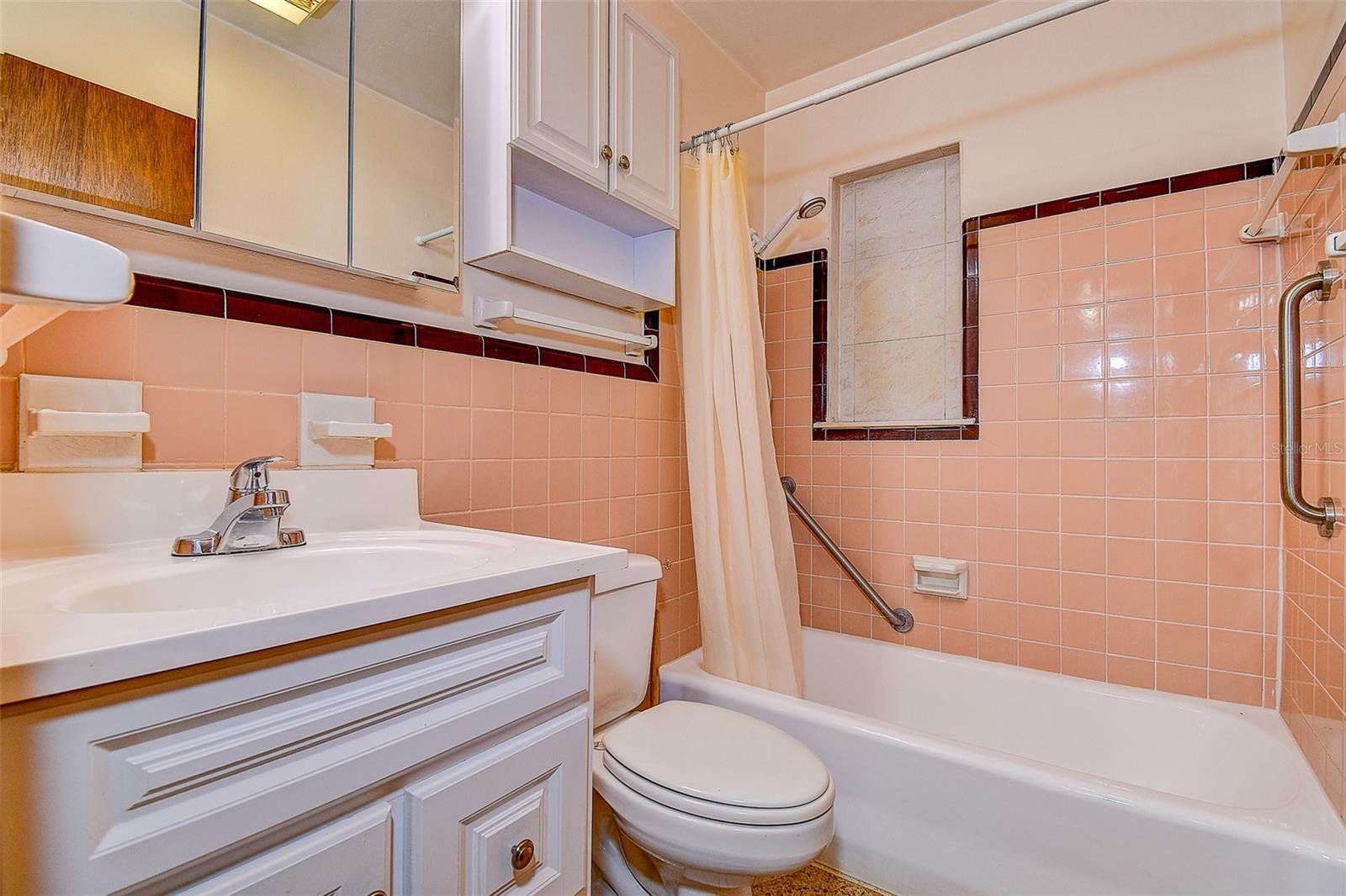 2518 40TH AVE N, ST PETERSBURG, FL, 33710